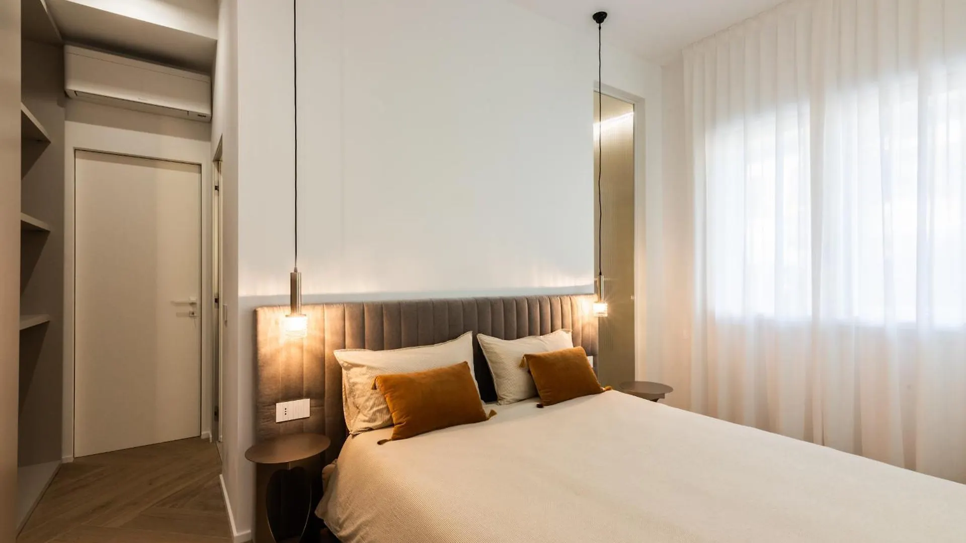 White House Villa Con Posti Auto Milano Apartment
