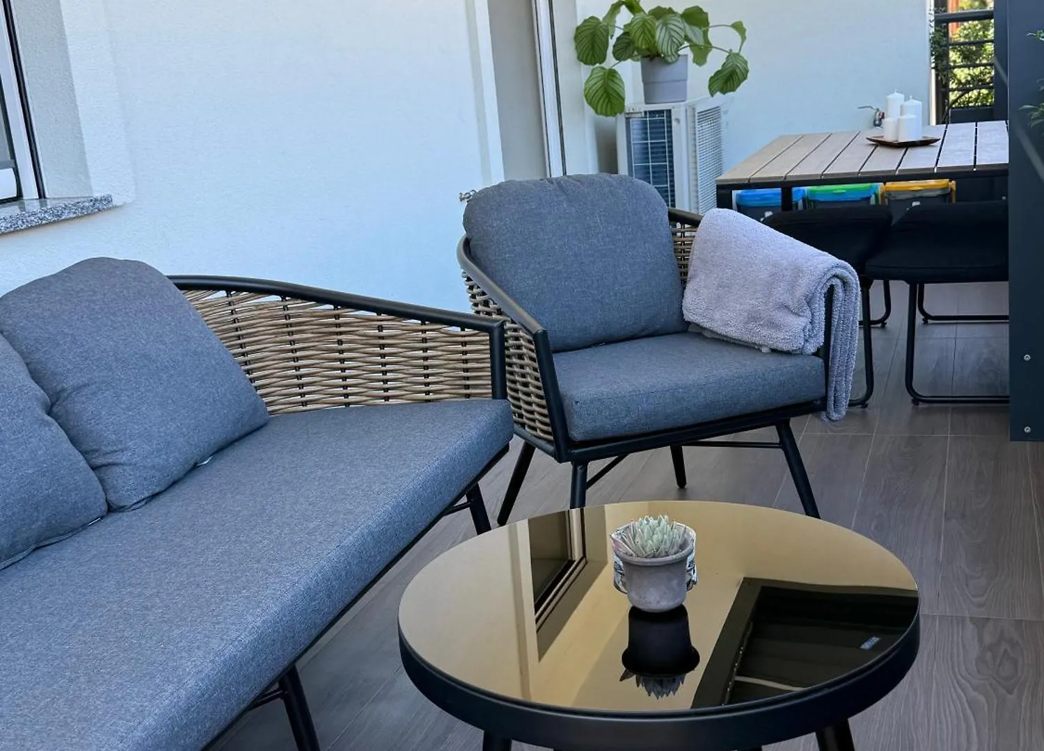 White House Villa Con Posti Auto Milano