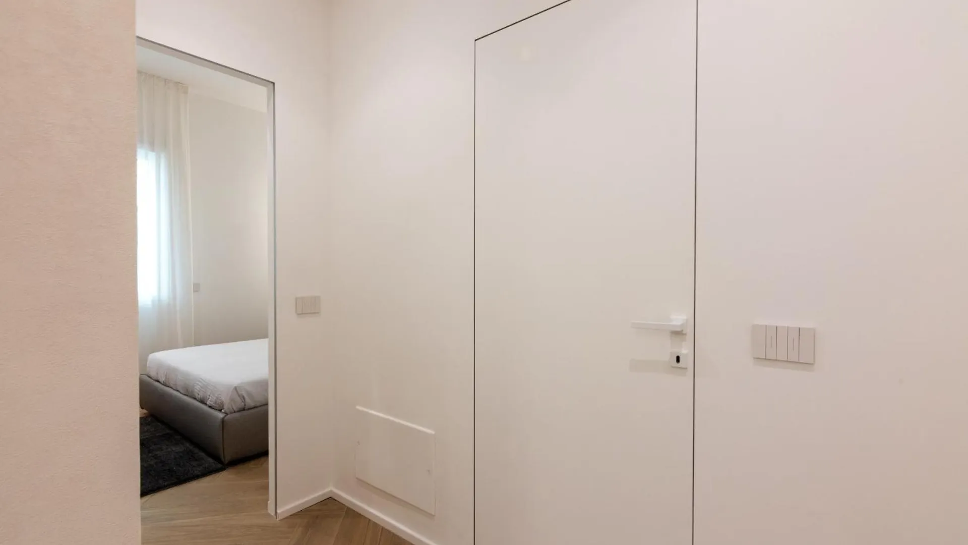 White House Villa Con Posti Auto Milano ميلان