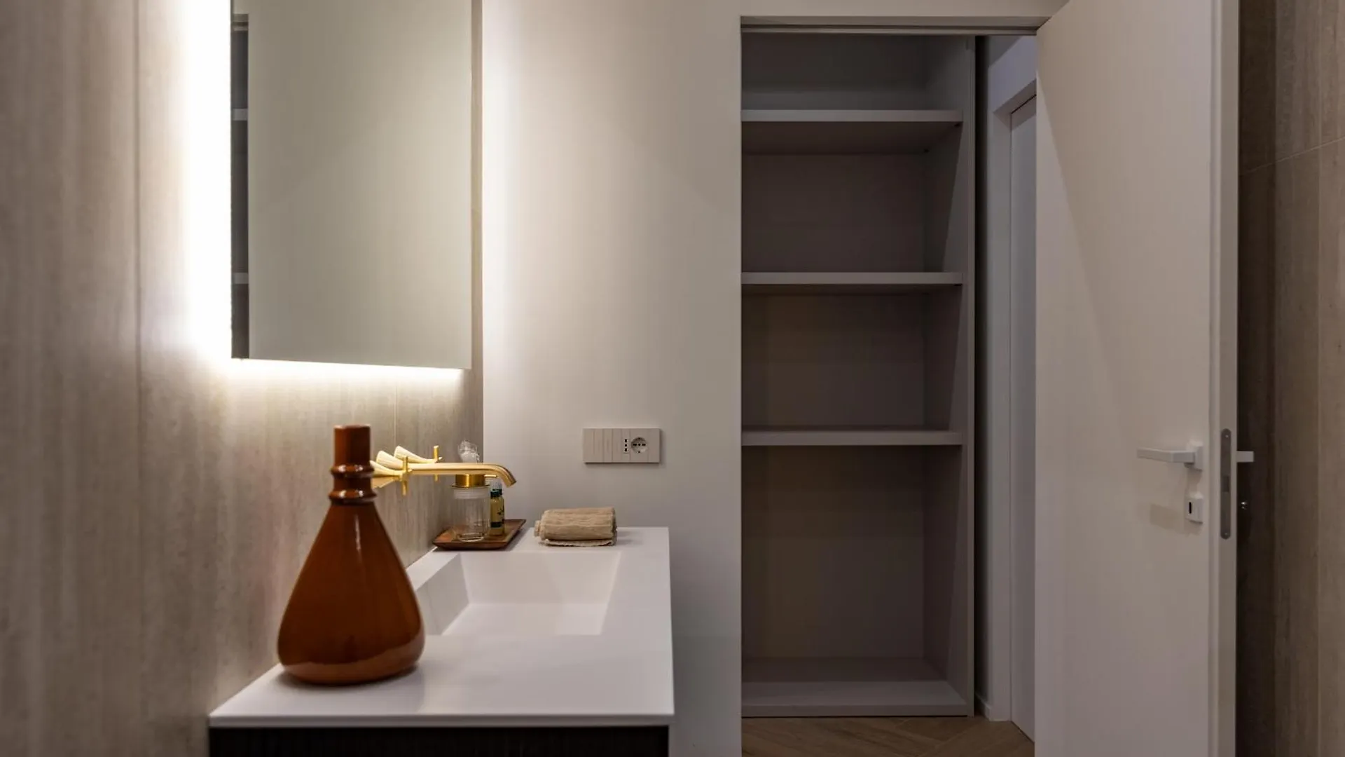 White House Villa Con Posti Auto Milano 0*, ميلان