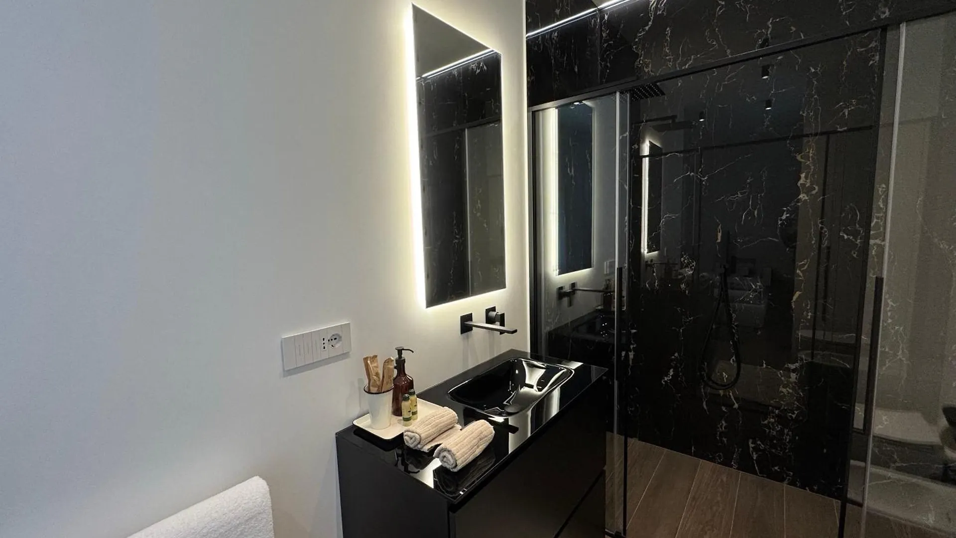 White House Villa Con Posti Auto Milano 0*, ميلان