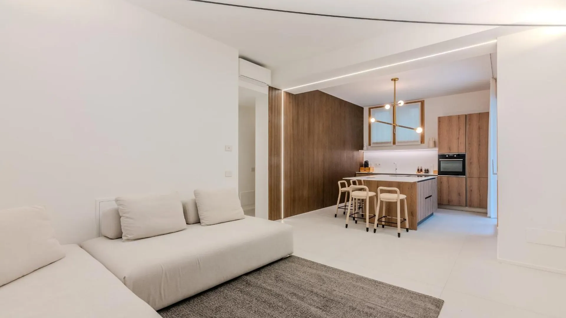 White House Villa Con Posti Auto Milano ميلان