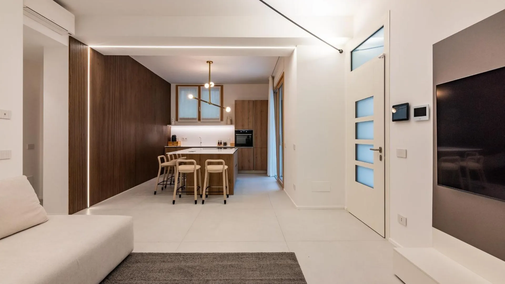White House Villa Con Posti Auto Milano ميلان